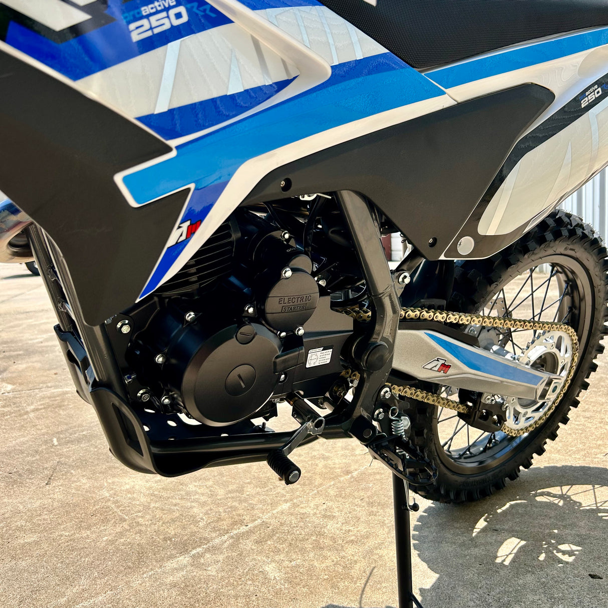 Apollo Thunder 250cc Dirt Bike - TribalMotorsports
