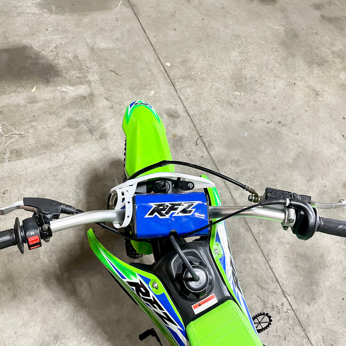 Apollo Z40 140cc Adult Dirt Bike - TribalMotorsports